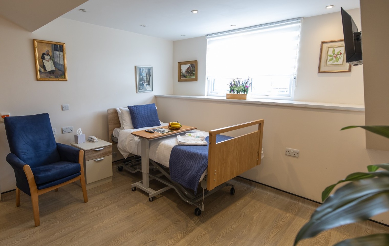 Comfortable en-suite bedroom at Springview Care Home in Enfield, North London